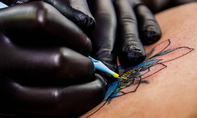 Dlaczego Tusz Wychodzi z Tatuażu? Wskazówki Jak Dbać o Tatuaż!